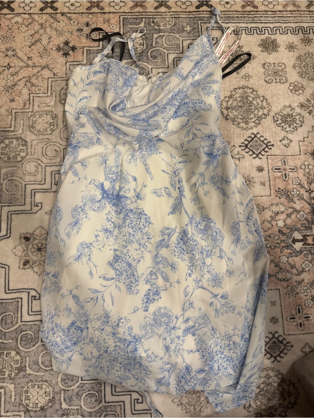 Missguided + White Mini Skirt with Blue Floral Print